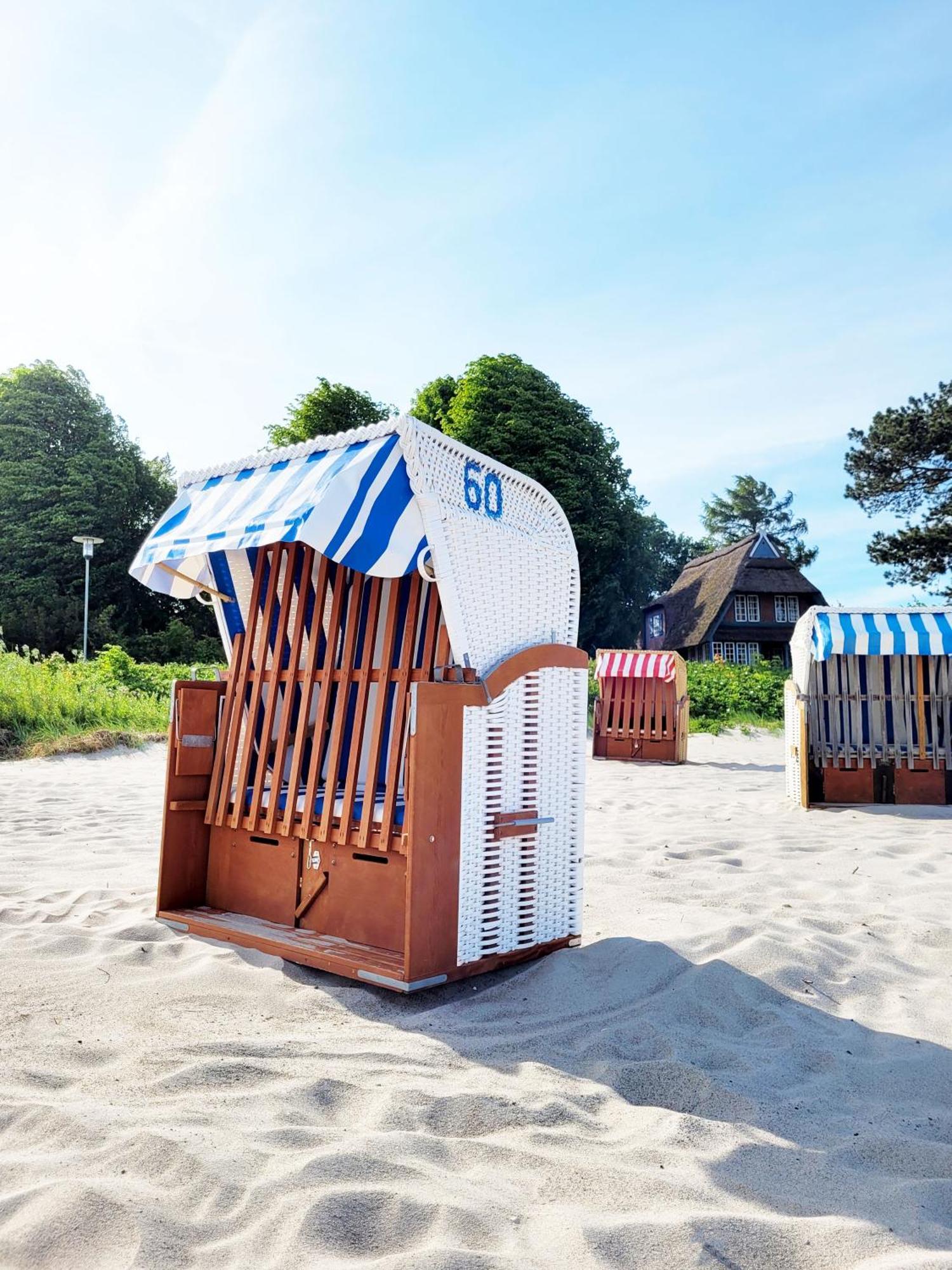Strandnahe & Hochwertige Ferienunterkunft, Mit Gartenzugang, Parkplatz Und Fahrradunterstellplatz Scharbeutz Luaran gambar